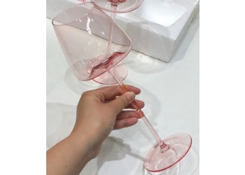 BEVEL PINKISH WINE GLASS